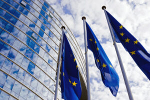 L’Europa impone folli regole green. Risultato: le violano tutti i 27 Paesi