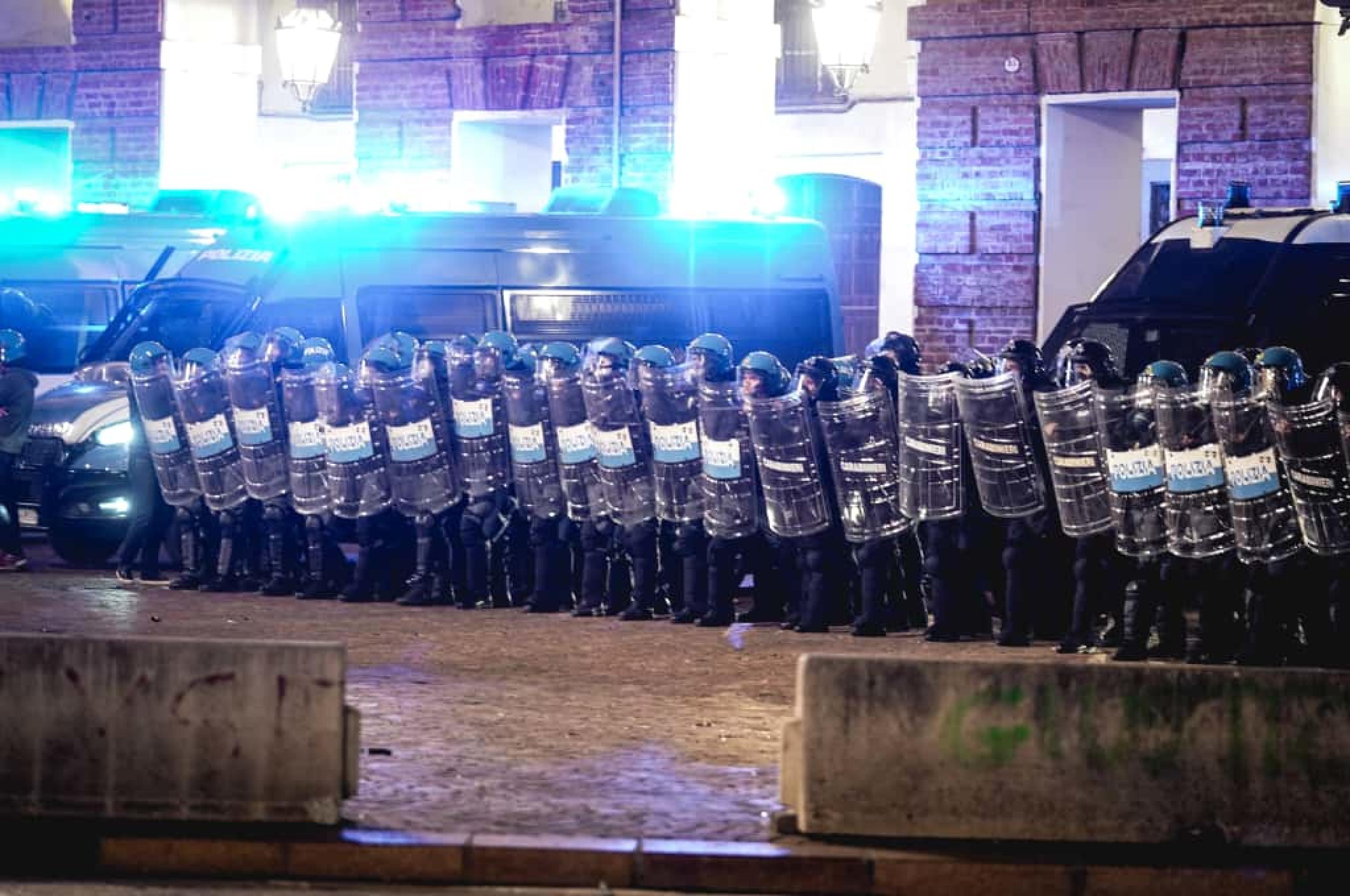 e avs vuole schedare i poliziotti da Laverita.info e avs vuole schedare i poliziotti