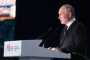 Vladimir Putin al Forum economico orientale di Vladivostok