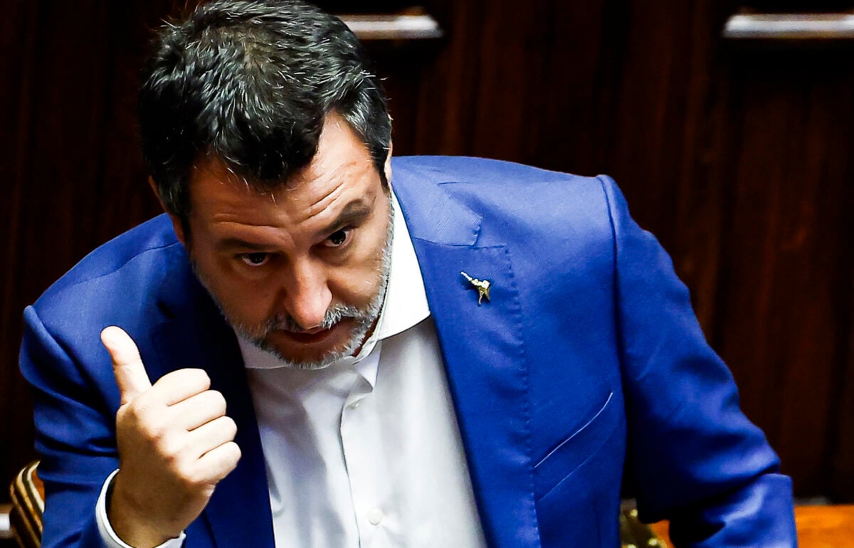 I nordisti riesumano la vecchia Lega. Caustici i salviniani: «Versino 49 milioni»