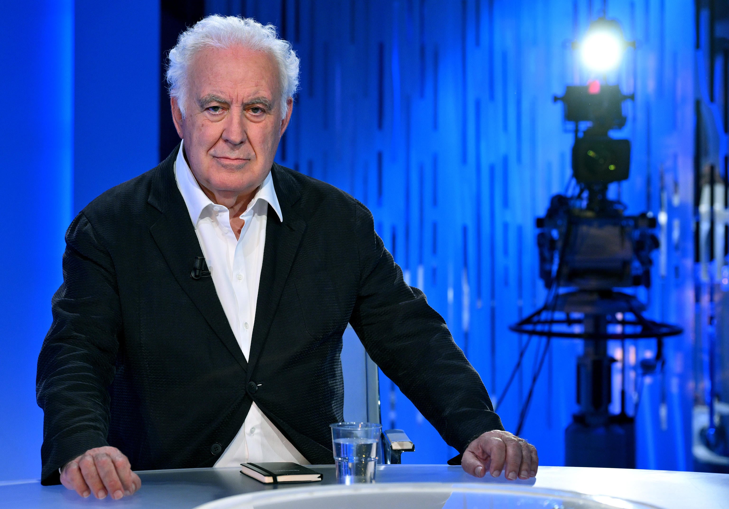 anche santoro abbandona sigfrido imperdonabile quello che ha fatto da Laverita.info anche santoro abbandona sigfrido imperdonabile quello che ha fatto