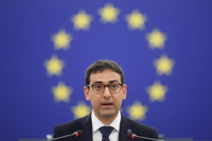 Proposta totalitaria dell’Ue: arriva la «Bolkestein» degli appalti