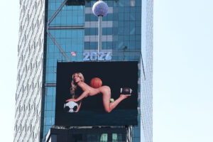 Pubblicità Novig con Sydney Sweeney a Times Square