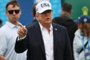 Trump annuncia l’intesa Mosca-Kiev: «Stop ai raid contro le raffinerie»