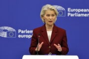 Ursula von der Leyen prepara il golpetto per far entrare Kiev in Europa