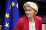 Von der Leyen prepara la svolta sui migranti. L’Europa pagherà per erigere muri