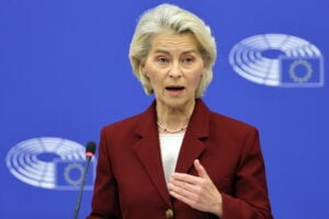 L’Ue risponde al terremoto preparando una scarica di nuove tasse
