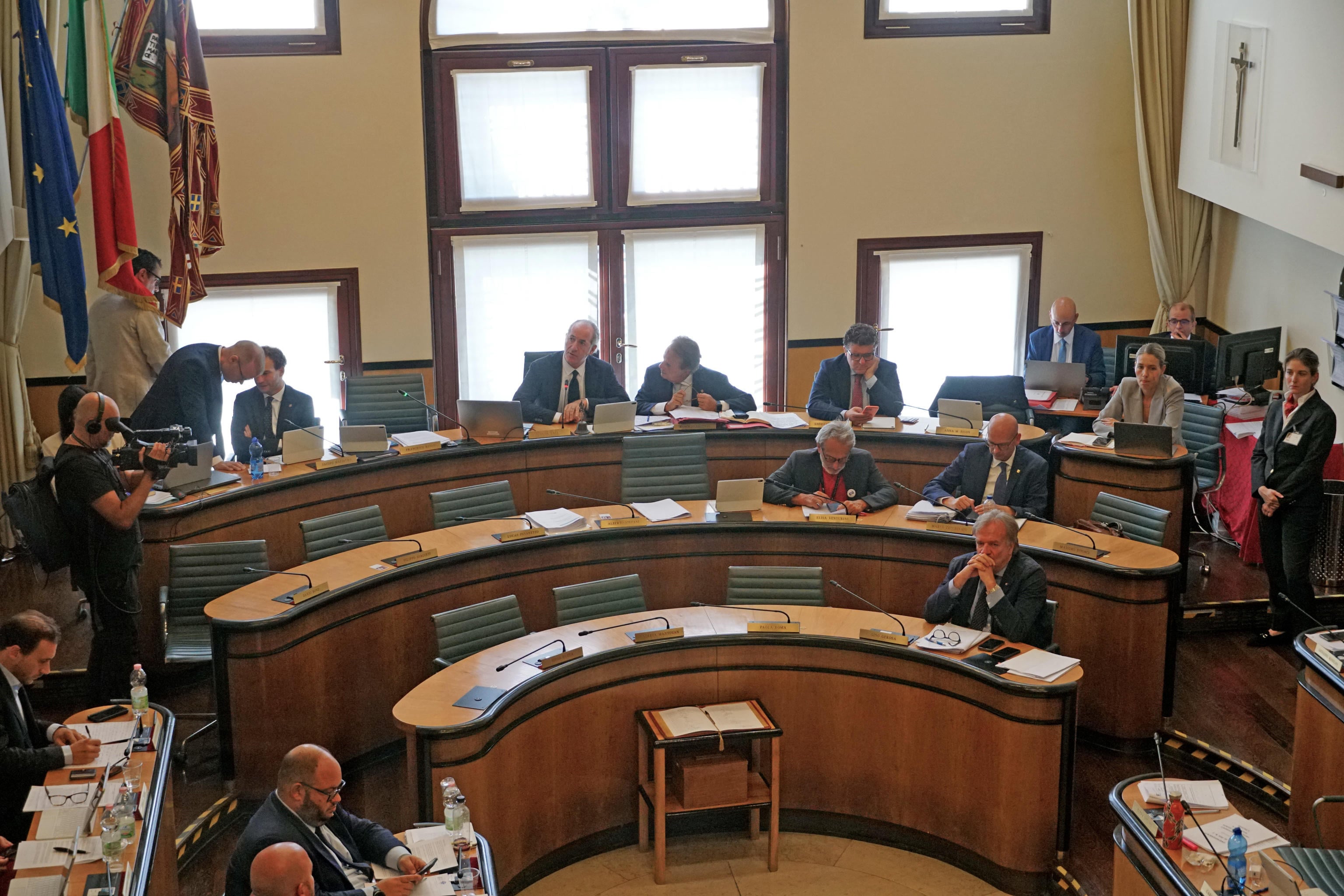 il veneto si allinea a sinistra passa la legge sul fine vita da Laverita.info il veneto si allinea a sinistra passa la legge sul fine vita