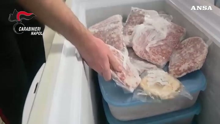 Caivano, vermi negli alimenti di una comunità per minori