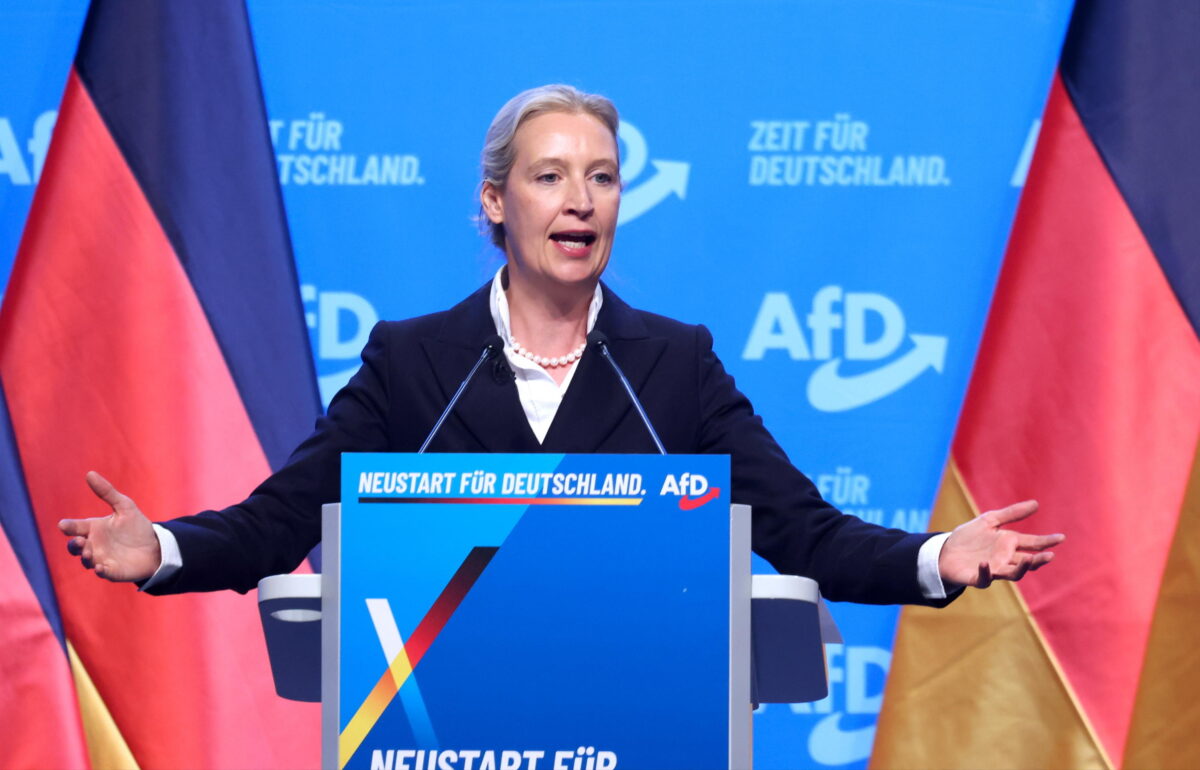 Afd porta Merz in tribunale. Meloni: «Si rispetti il voto, però da noi è tutto diverso»