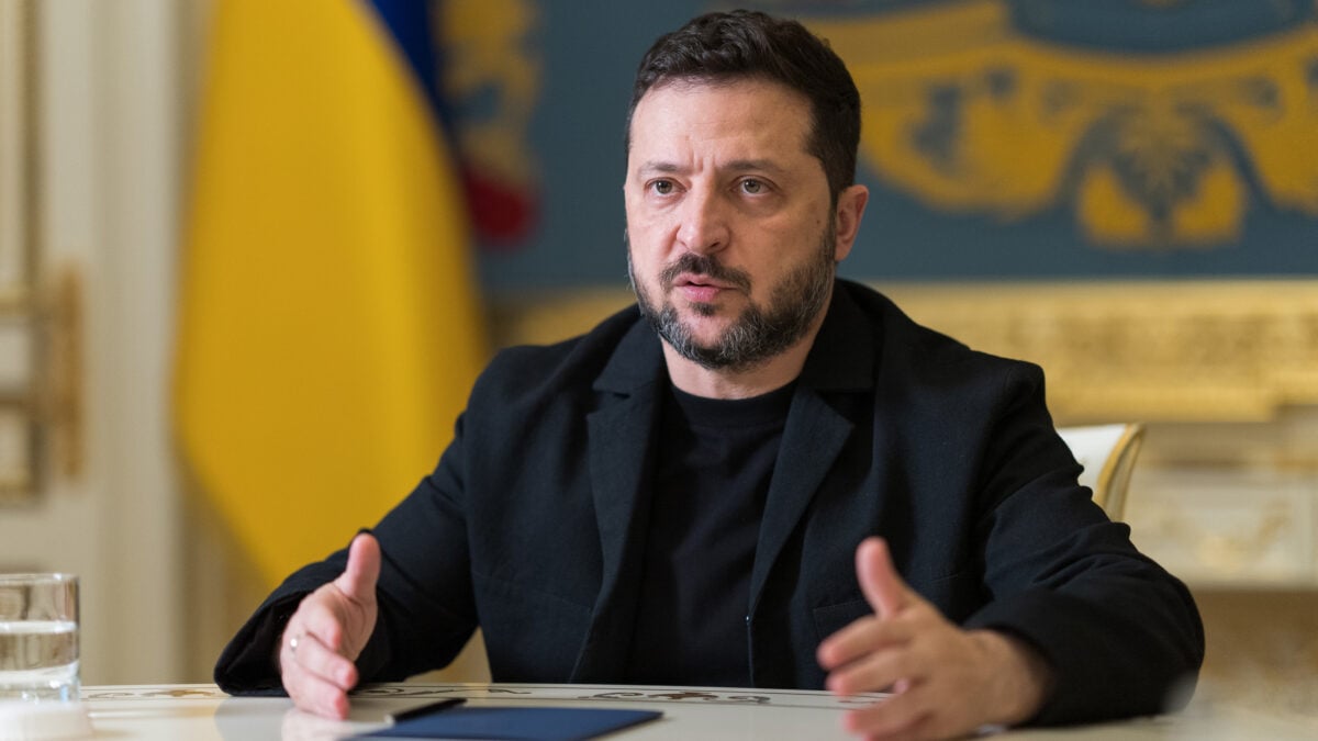 Ucrania prorroga la ley marcial y Zelensky anuncia una cumbre trilateral en noviembre