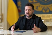 L’Ucraina proroga la legge marziale. E Zelensky annuncia un trilaterale con Usa e Russia a novembre