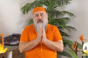Adescava donne fragili per abusarle: arrestato il «guru» della setta yoga