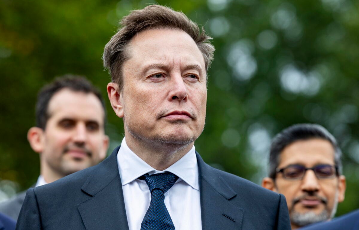 Musk punta a un’altra frontiera: la telefonia
