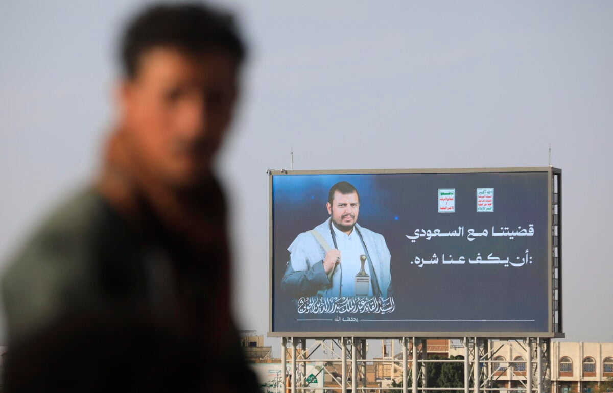 Houthi, missili e droni sull’Arabia Saudita: Riad chiude l’aeroporto