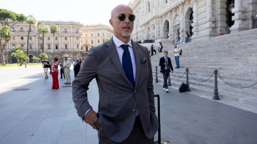 Garlasco, Sempio tace. Il legale: «Le scarpe prova a discarico più importante»
