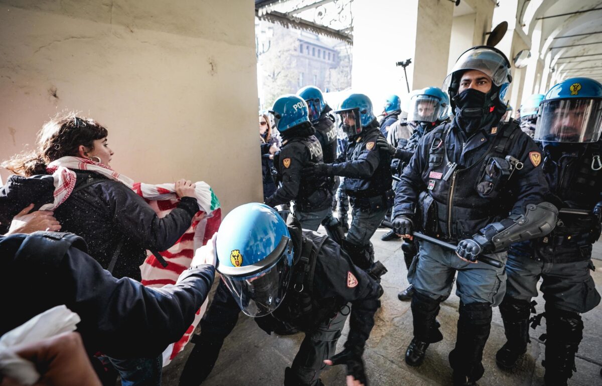No Meloni Day: scontri a Torino, bombe carta a Roma e tensioni a Bologna