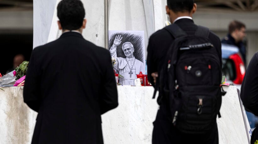 Papa Leone XIV dimesso nel pomeriggio. Domani l’Angelus dal Vaticano