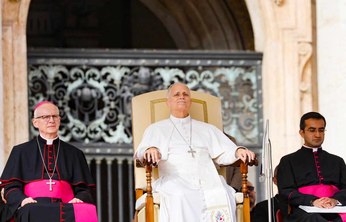 Il Papa, 'la politica sostenga il matrimonio e la famiglia'