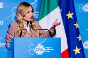 Meloni chiede flessibilità a Von der Leyen: «Vanno considerati i prezzi in salita»