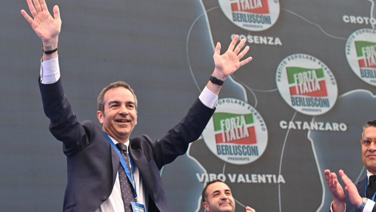 Trame, segreti e piroette di Occhiuto, l’anti Cav che si crede il nuovo Silvio Berlusconi