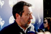 Lega, Matteo Salvini si dimette da segretario. Con lui lasciano Sardone, Durigon e Stefani