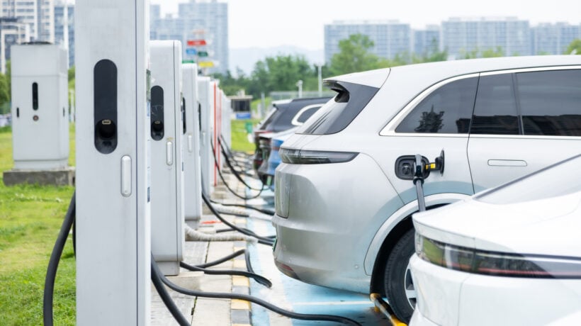 Buttati 450 miliardi in auto green: salita la CO2