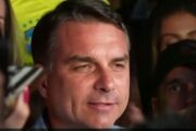 Brasile, Flávio Bolsonaro batte Lula e vola al ballottaggio
