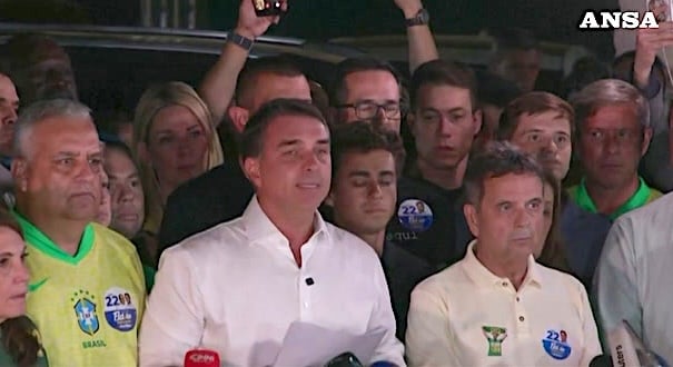 Brasile, Bolsonaro rifiuta il risultato delle elezioni: «Voto da annullare»