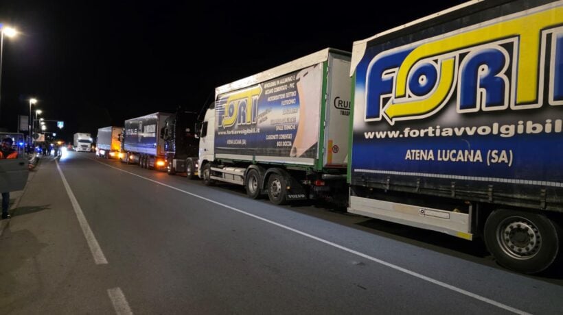 Trattativa Stato-Tir: aiuti o si ferma il Nord