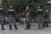 Controlli a tappeto in piazza Duomo dopo i disordini. Salvini: «Grazie alle forze dell’ordine»