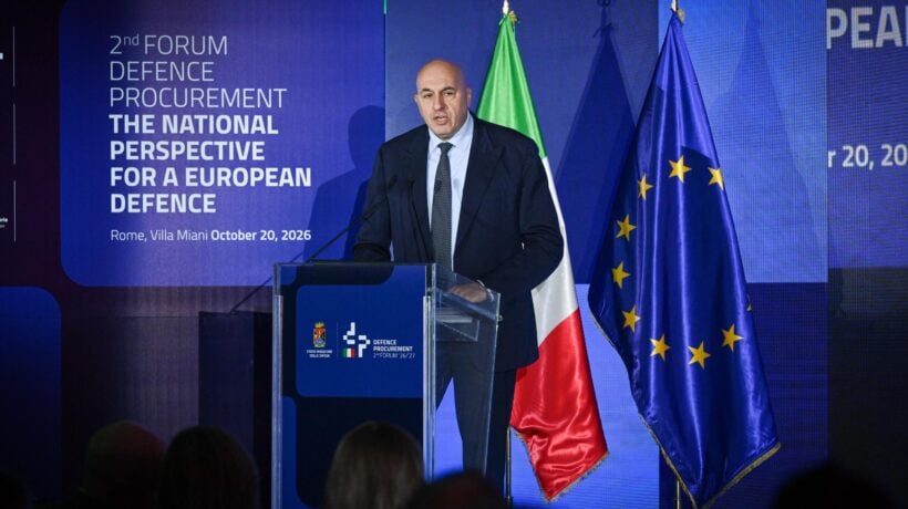 Crosetto parla di guerra ibrida ed evoca i cinesi