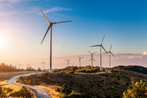 L’energia verde in Spagna è favola, l’Irpinia sfregiata dalle pale è realtà