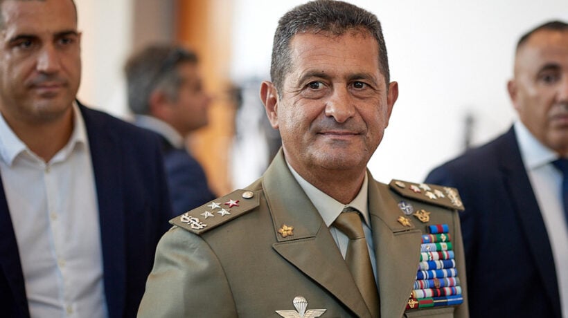 Pure Figliuolo rivela gli sprechi di Arcuri: «Stava per buttare 492 milioni negli hub»