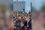 Serbia, migliaia di studenti in marcia su Belgrado prima del voto