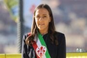 L’ipocrisia della sinistra sulla casa: no Airbnb, sì ai resort da 2.500 euro