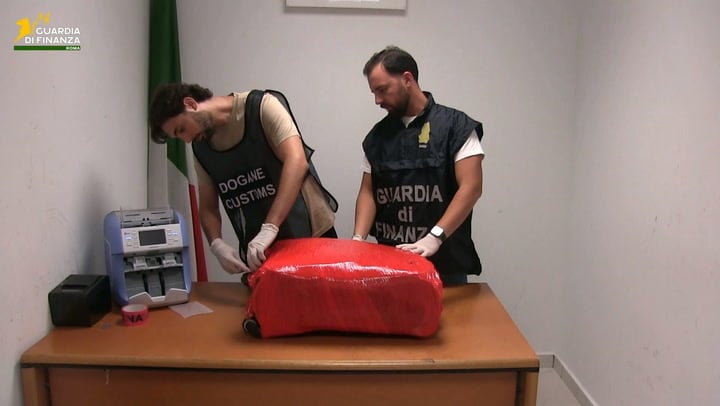 fiumicino oltre 96 milioni di euro movimentati illegalmente da Laverita.info fiumicino oltre 96 milioni di euro movimentati illegalmente