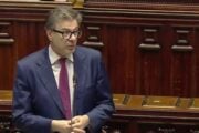 Giorgetti: «Scostamento un passo consapevole dalla linea di prudenza»