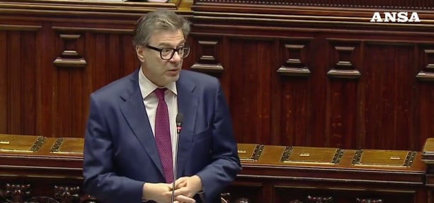 Giorgetti: «Scostamento un passo consapevole dalla linea di prudenza»
