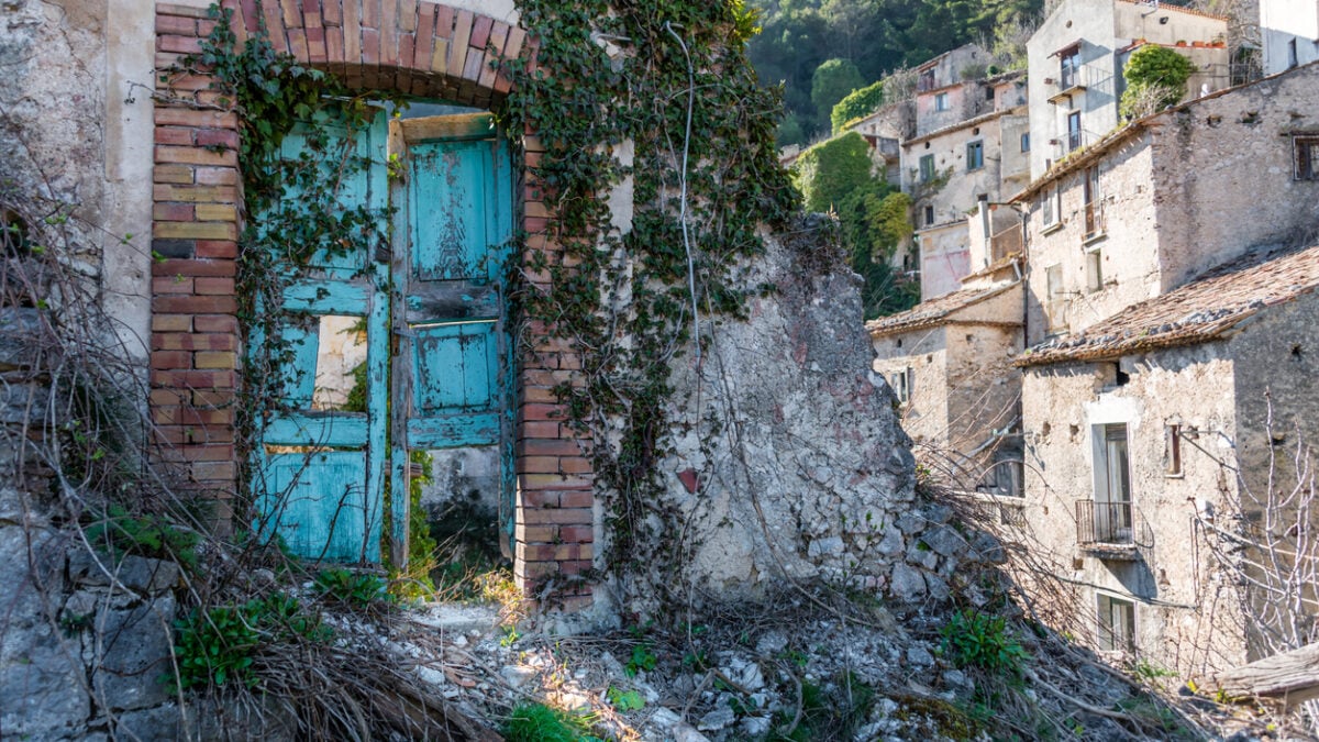 I Comuni (del Sud) sono un buco nero: oltre 1.000 dissesti e «riequilibri»