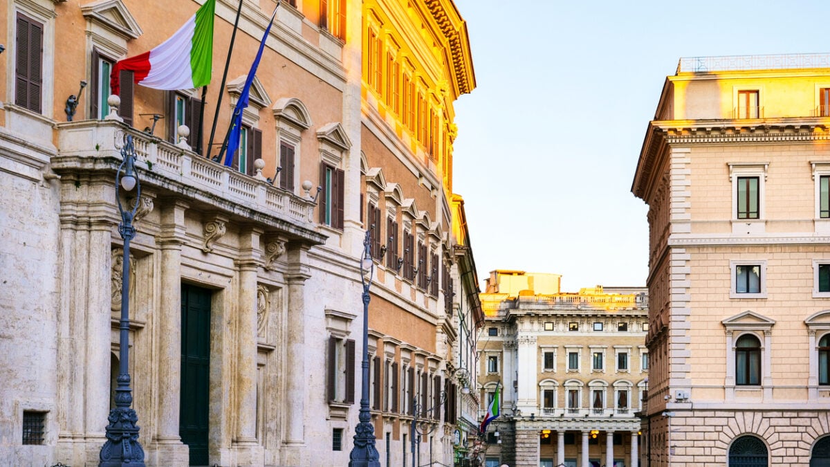 Manovra da 23,5 miliardi, il governo stringe: pensioni, fisco e bonus