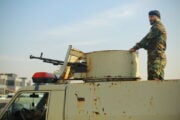 Un membro delle Hashed al-Shaabi a Baghdad nel gennaio 2024