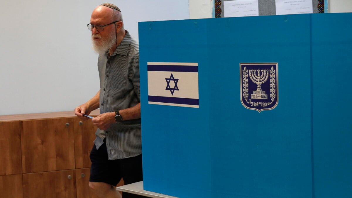 Urne elettorali in Israele durante le operazioni di voto per le elezioni politiche