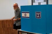 Urne elettorali in Israele durante le operazioni di voto per le elezioni politiche