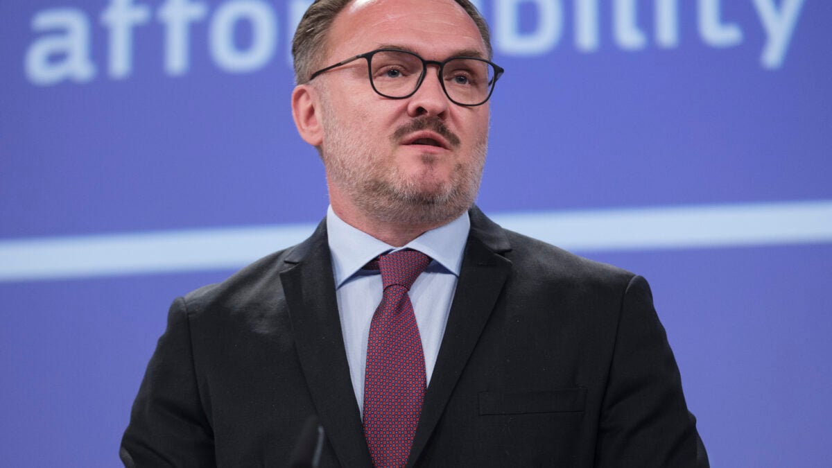 Bruxelles ammette: il gas costerà troppo. Ma le sue soluzioni spingeranno i rincari