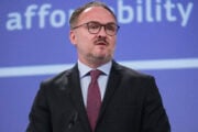 Bruxelles ammette: il gas costerà troppo. Ma le sue soluzioni spingeranno i rincari