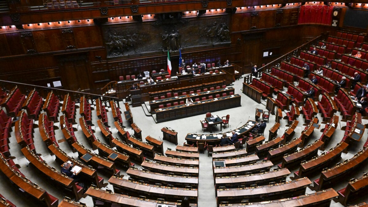 I banchi della maggioranza durante la discussione sulla legge elettorale alla Camera