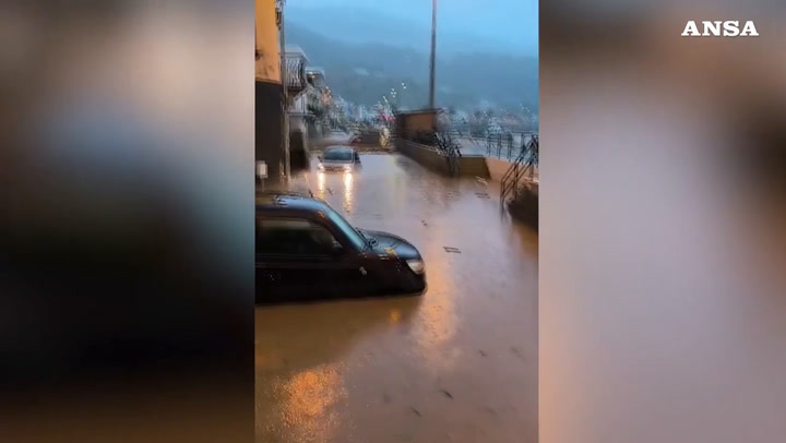 Maltempo a Lipari, case allagate e strade invase dal fango