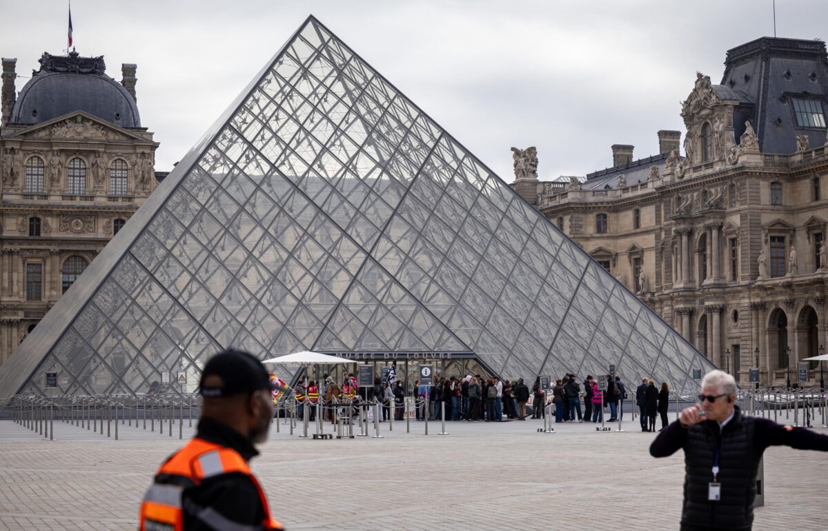 Francia allo sbando, chiuso il Louvre. Il prefetto di Parigi: «Arrangiatevi»