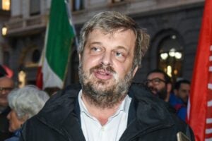 A sinistra hanno una sola ricetta: dare soldi ai loro amici